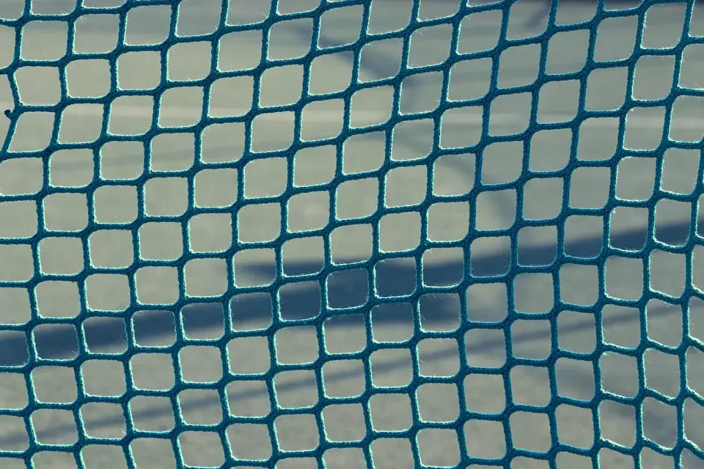 Z jakich materiałów warto wykonać piłkochwyty